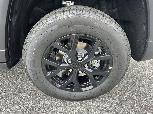 New 2025 Jeep Grand Cherokee Altitude image 34