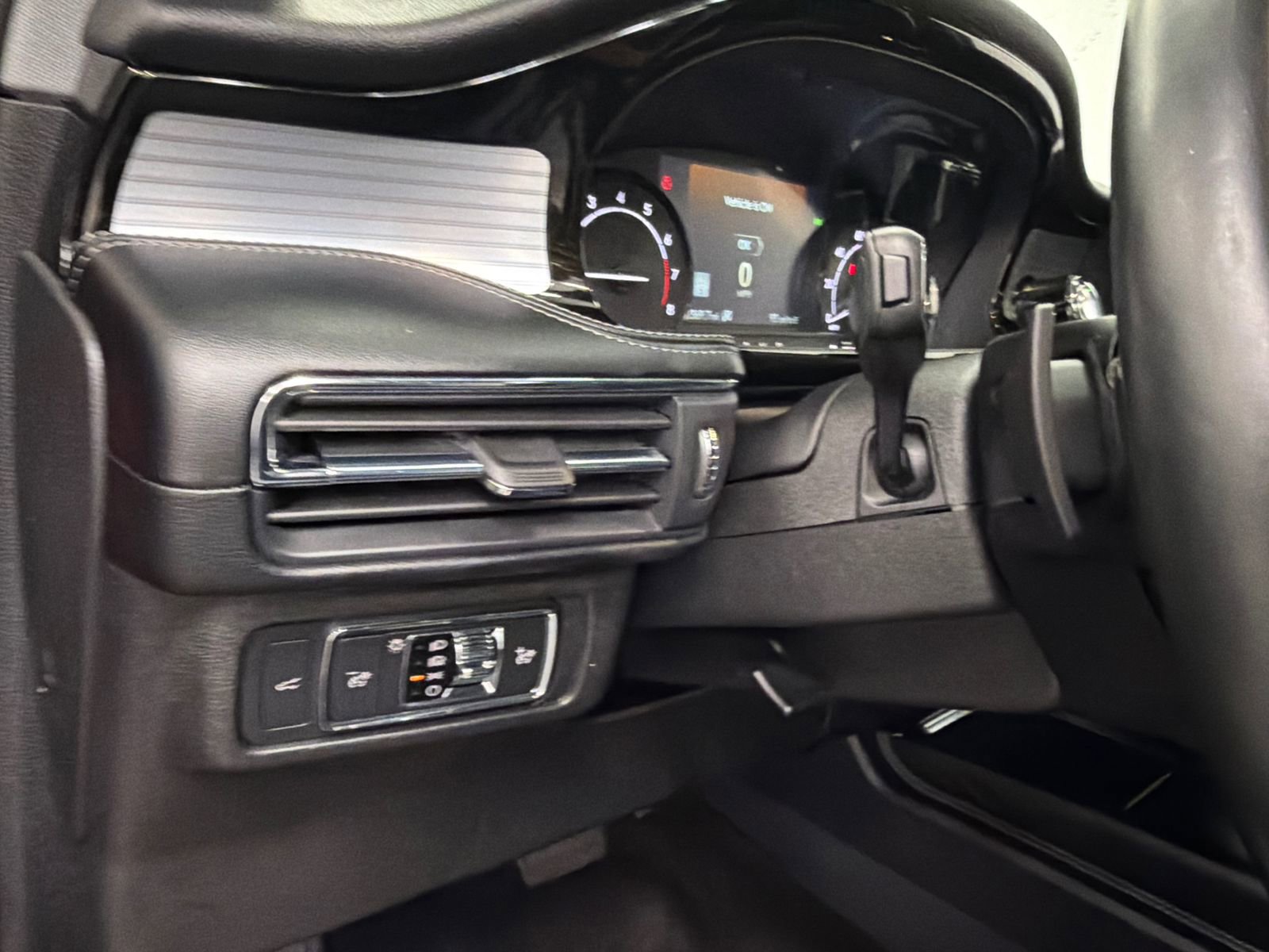 Used 2022 Lincoln Corsair AWD w/ Premium Package image 33
