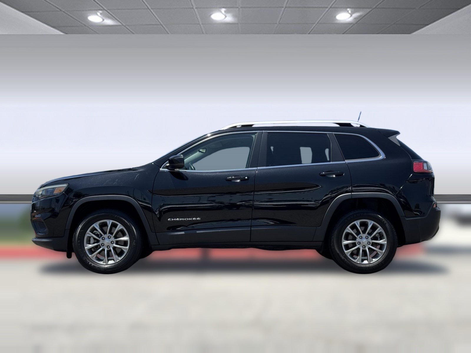 Used 2021 Jeep Cherokee Latitude Lux AWD/4WD image 2