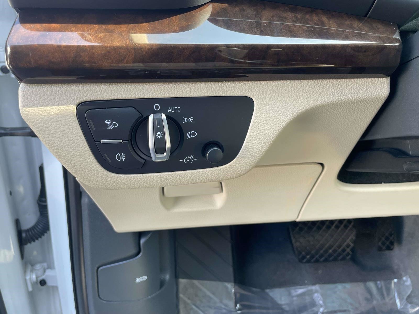 Used 2019 Audi Q5 2.0T Premium w/ Convenience Package AWD/4WD image 22