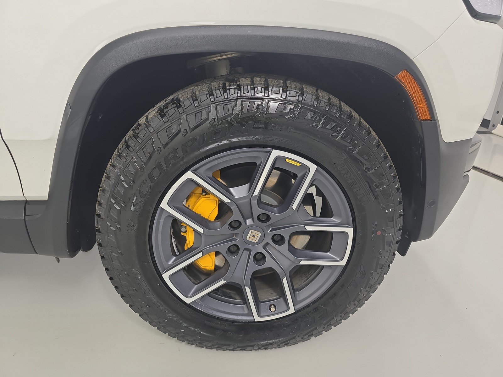 Used 2023 Rivian R1S Adventure AWD/4WD image 11