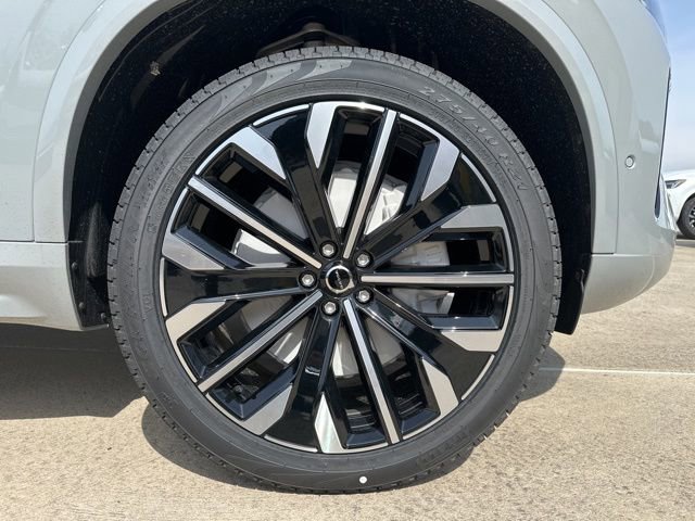New 2026 Volvo XC90 B6 Ultra w/ Protection Package image 9