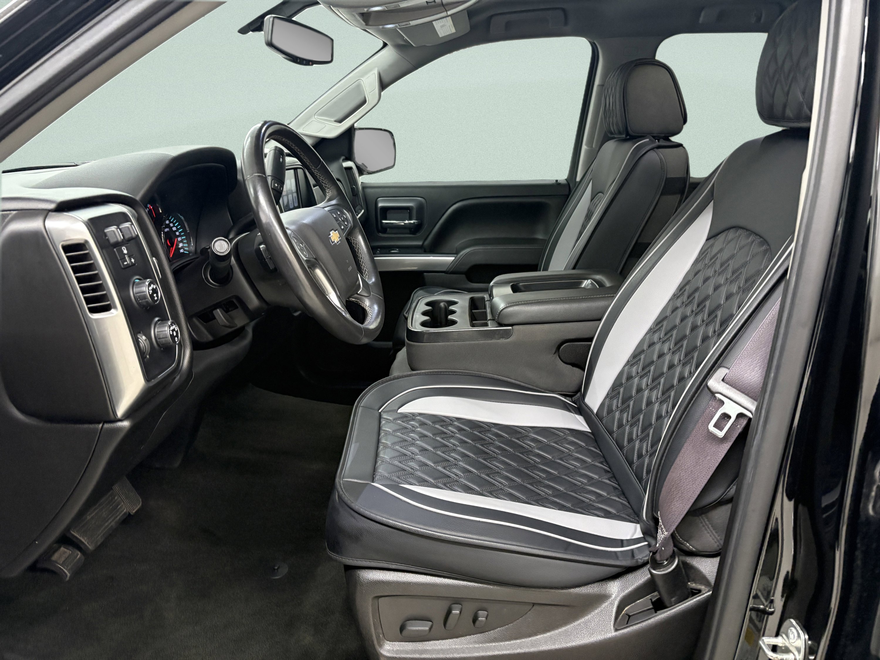 Used 2017 Chevrolet Silverado 1500 LT w/ All Star Edition AWD/4WD image 11