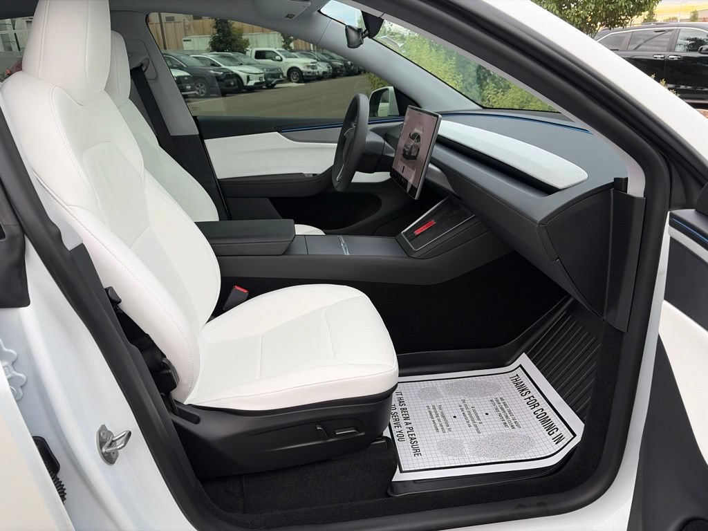 Used 2026 Tesla Model Y AWD image 13