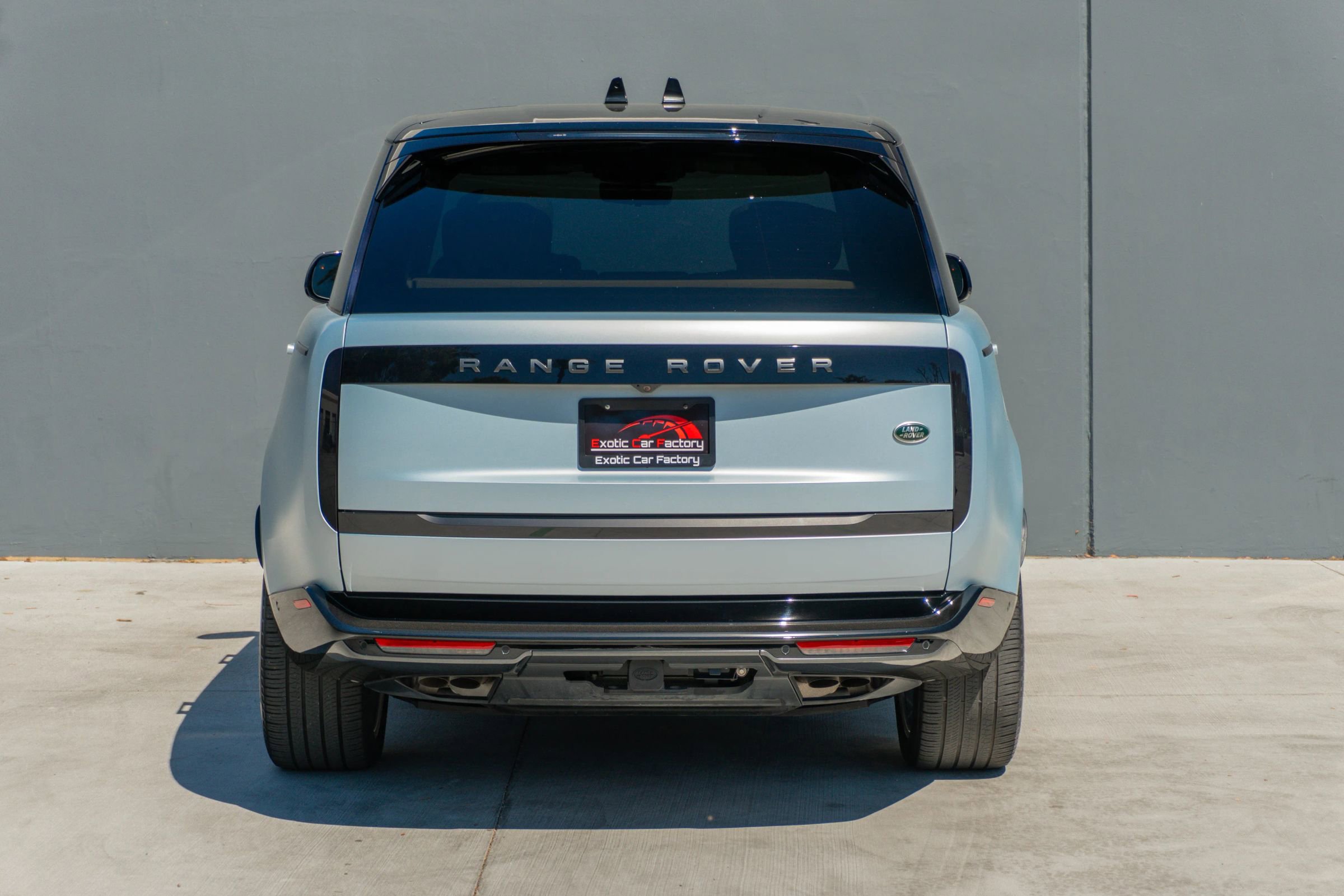 Used 2023 Land Rover Range Rover Autobiography image 8