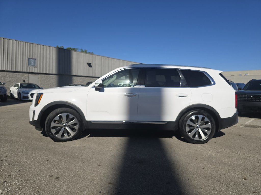 Used 2021 Kia Telluride EX w/ EX Premium Package AWD/4WD image 15