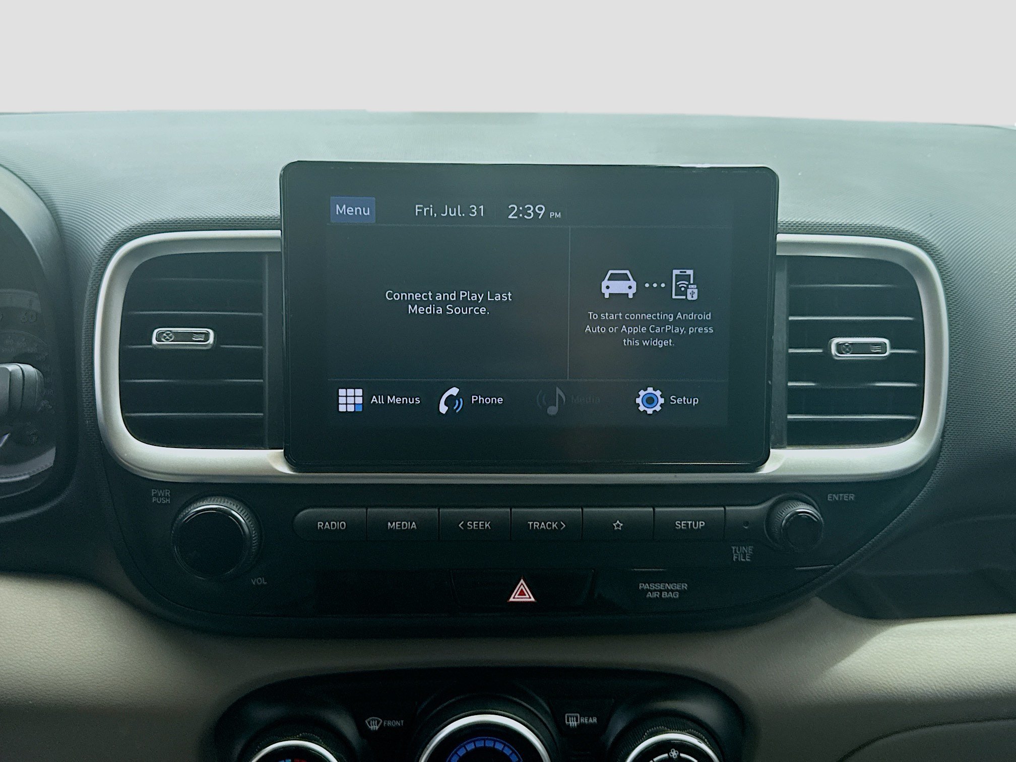 Used 2022 Hyundai Venue SEL FWD image 10
