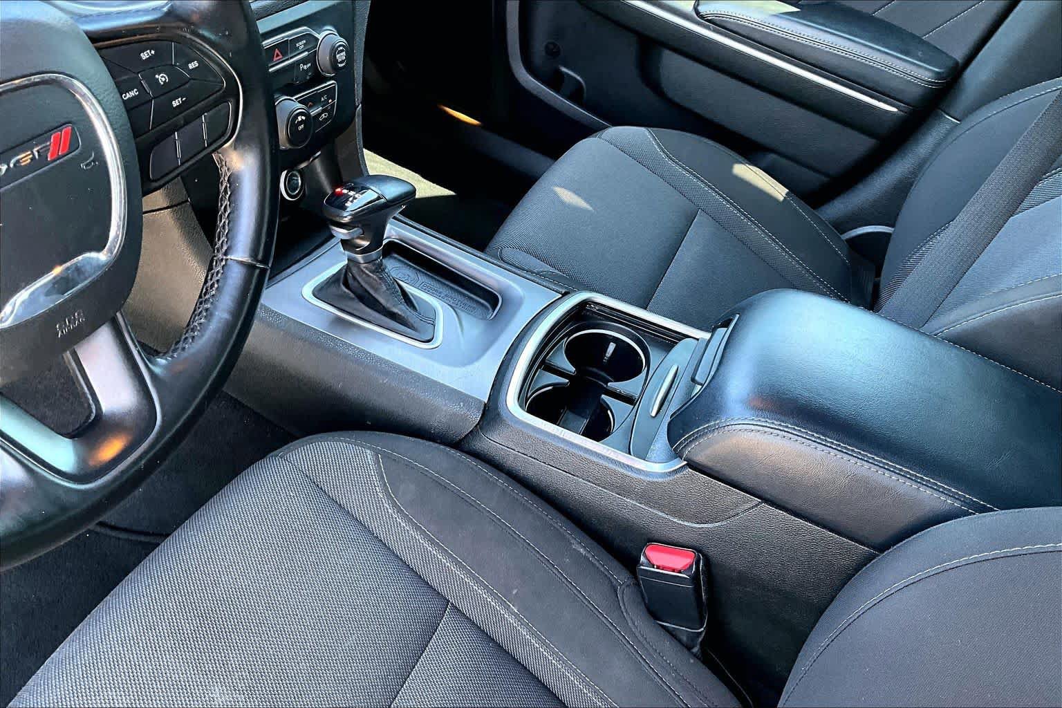 Used 2022 Dodge Charger SXT RWD image 16