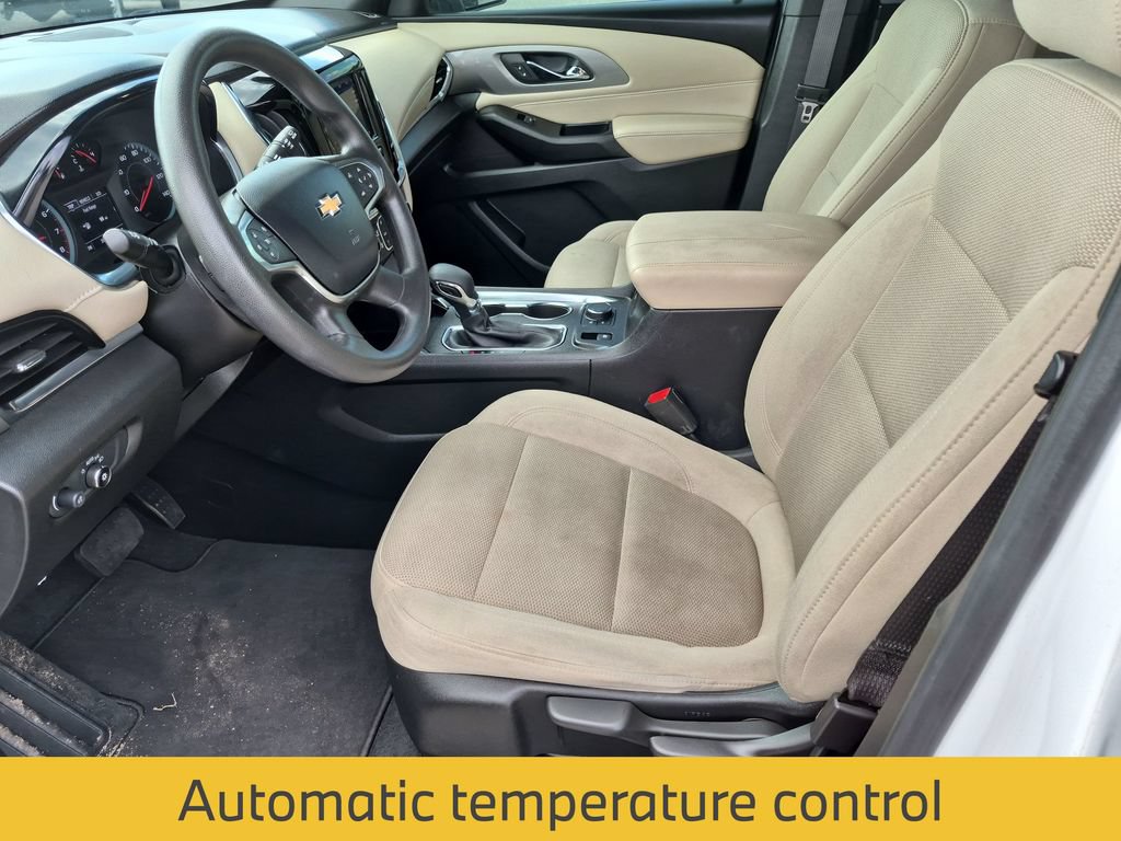 Used 2023 Chevrolet Traverse LS FWD image 15