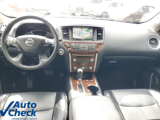 Used 2020 Nissan Pathfinder Platinum FWD image 16