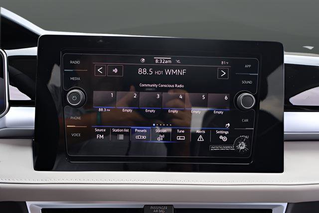 Used 2025 Volkswagen Taos SE FWD image 22