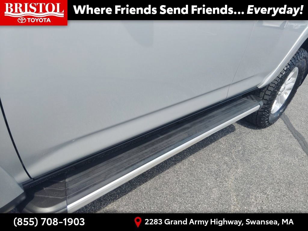 Used 2016 Toyota 4Runner SR5 w/ Four Season Floor Mat Package AWD/4WD image 13