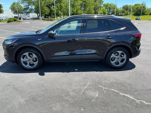 Used 2025 Ford Escape ST-Line AWD/4WD image 8