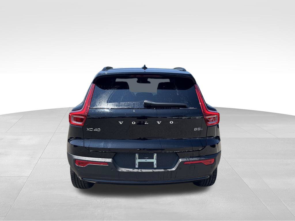 New 2026 Volvo XC40 B5 Plus w/ Protection Package Premier AWD/4WD image 5