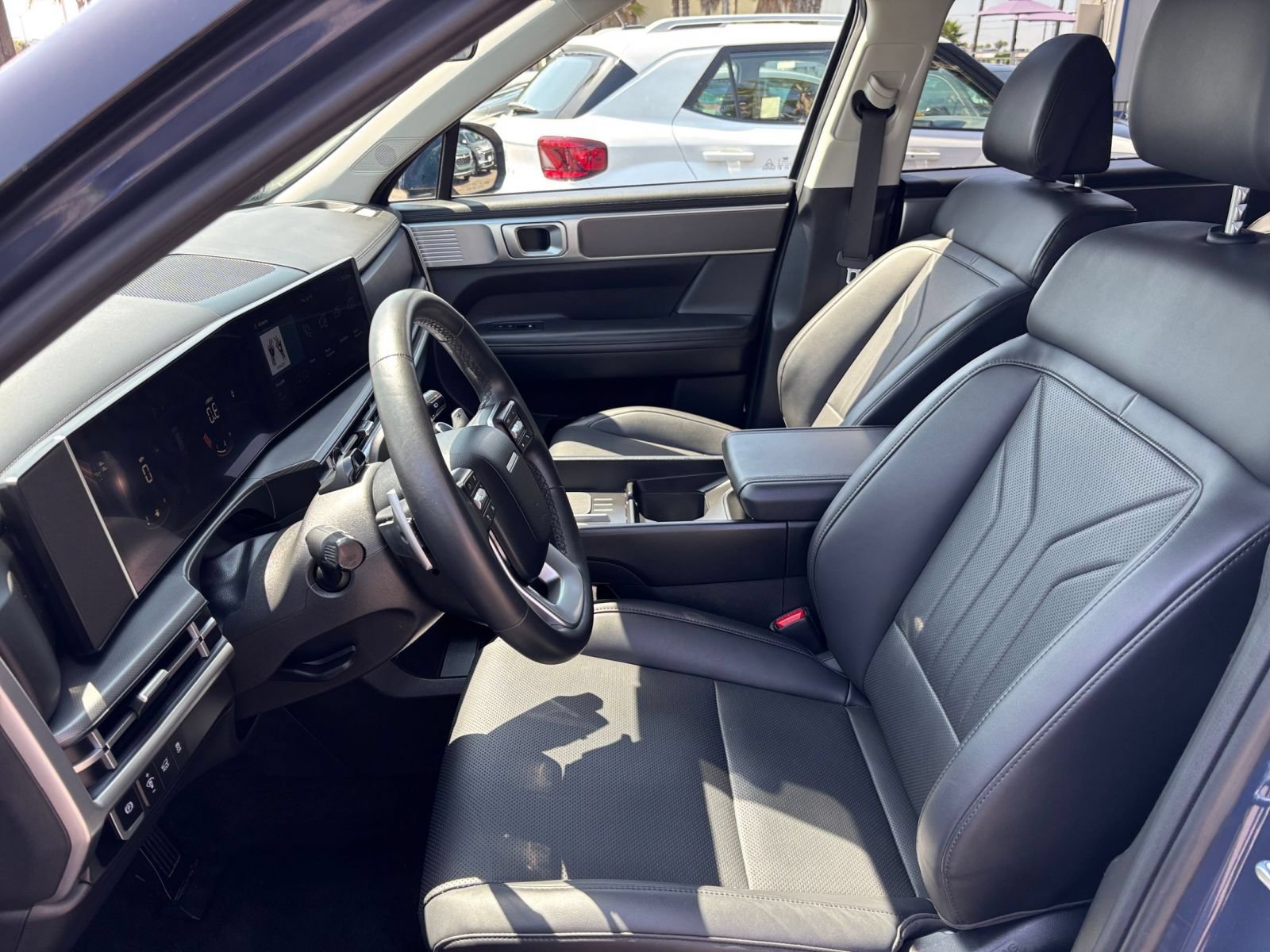Used 2025 Hyundai Santa Fe SEL FWD image 29