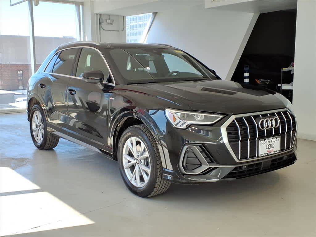 Used 2025 Audi Q3 2.0T Premium Plus w/ Premium Plus Package image 3