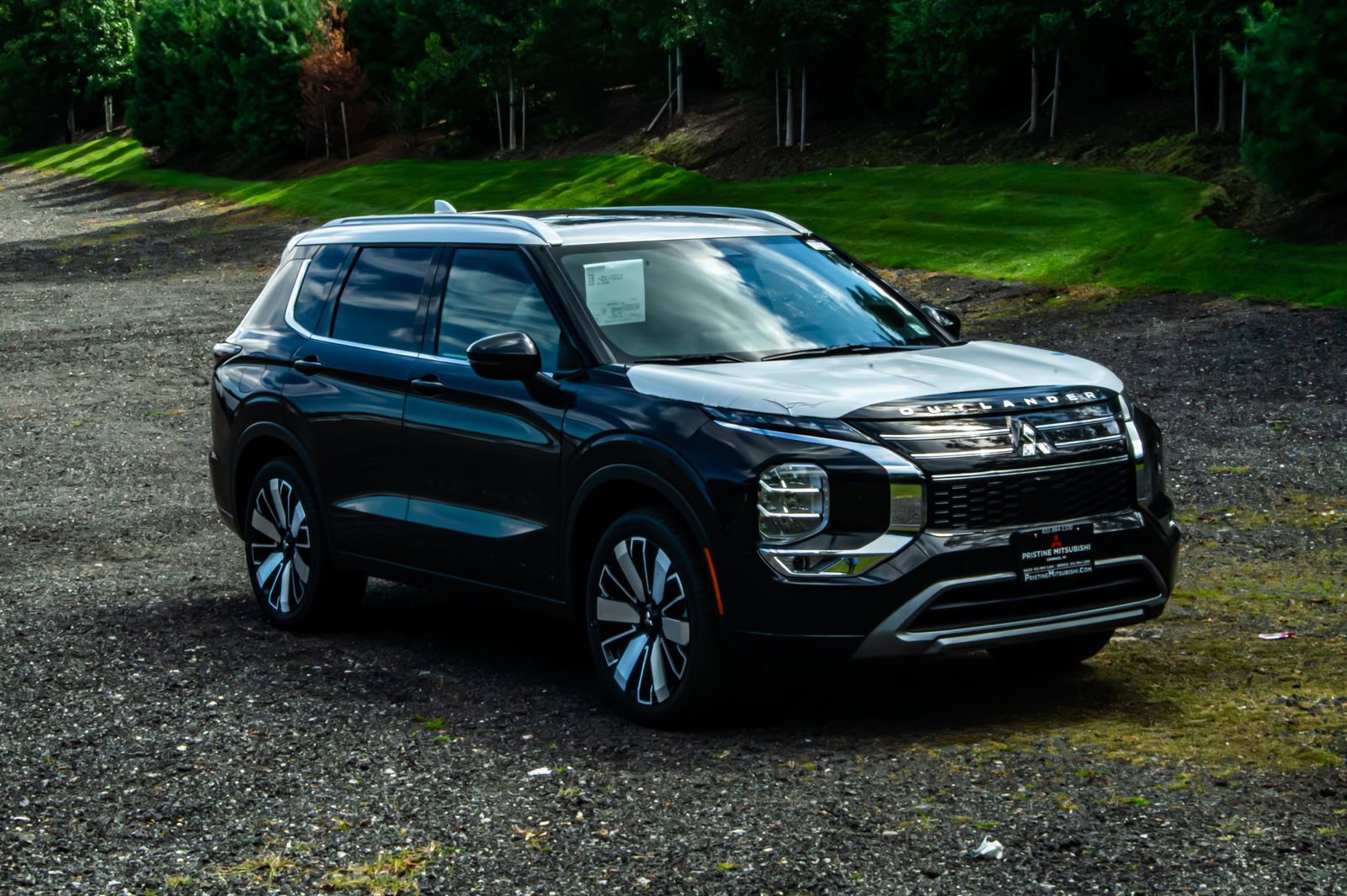 New 2025 Mitsubishi Outlander AWD image 12