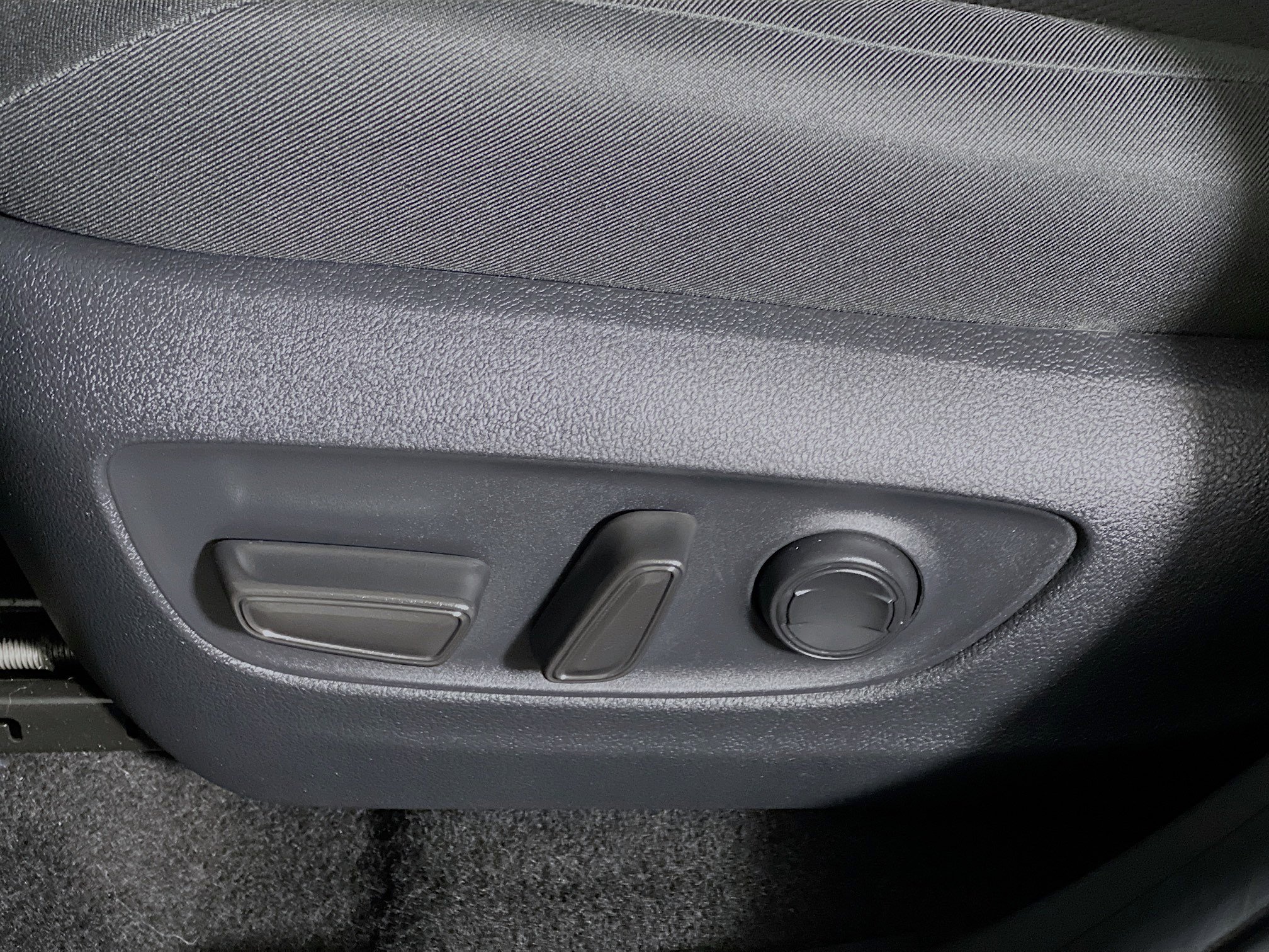 Used 2025 Toyota RAV4 XLE image 16