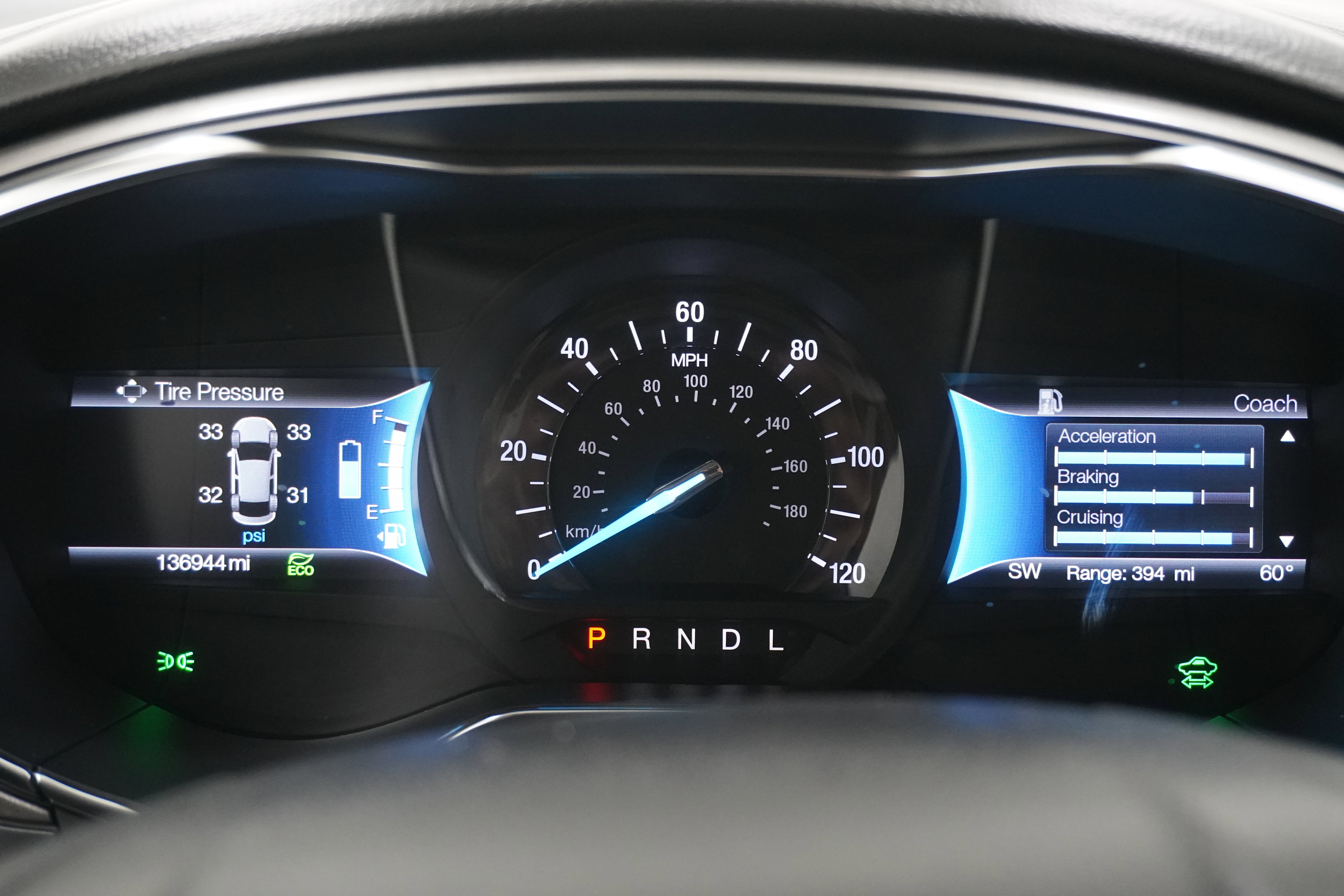 Used 2017 Ford Fusion SE FWD image 16