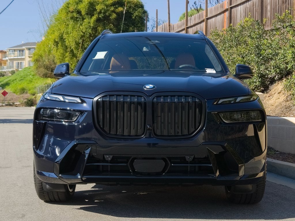 New 2026 BMW X7 xDrive40i w/ M Sport Package image 3
