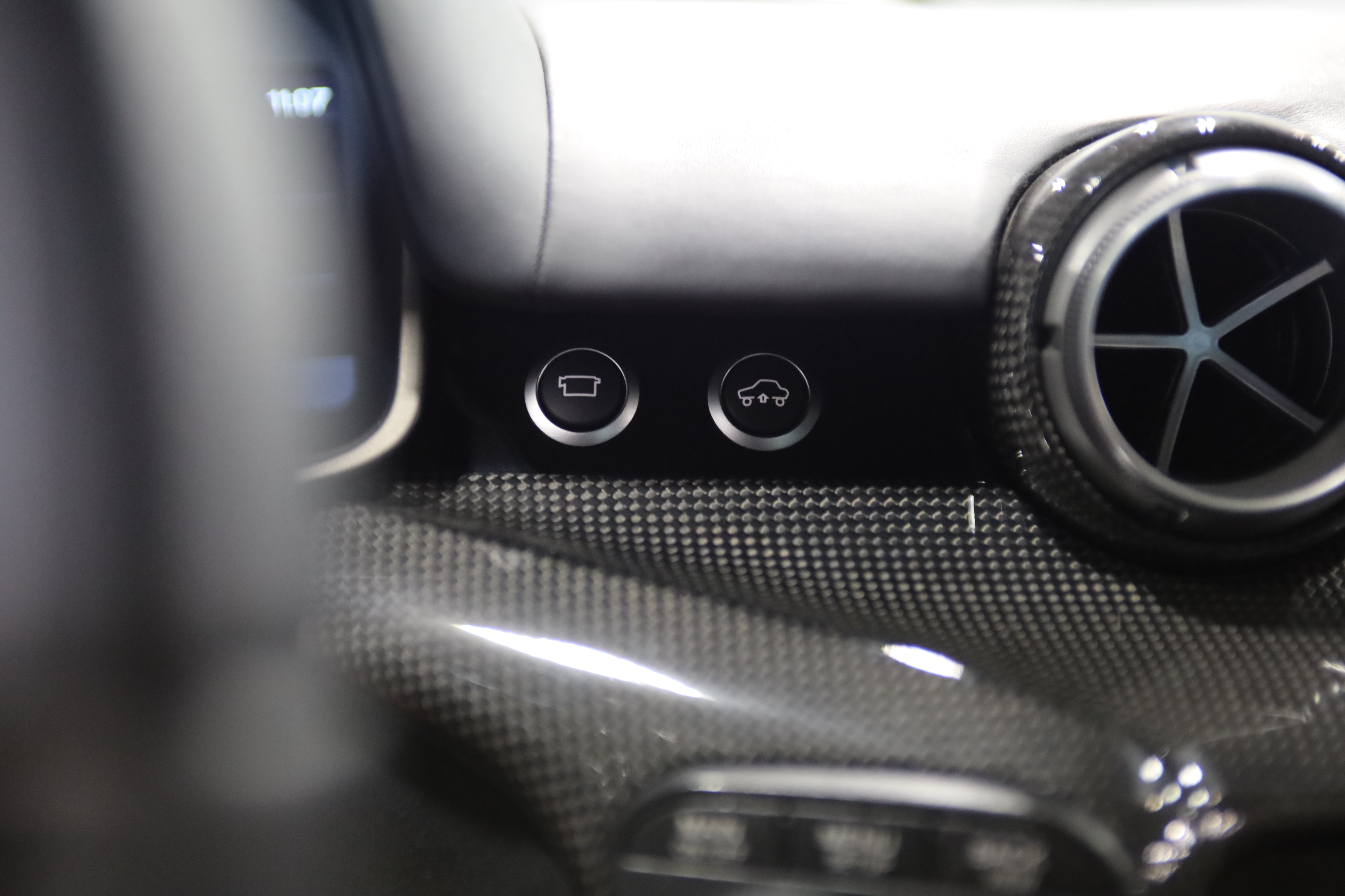 Used 2015 Ferrari F12 Berlinetta RWD image 29