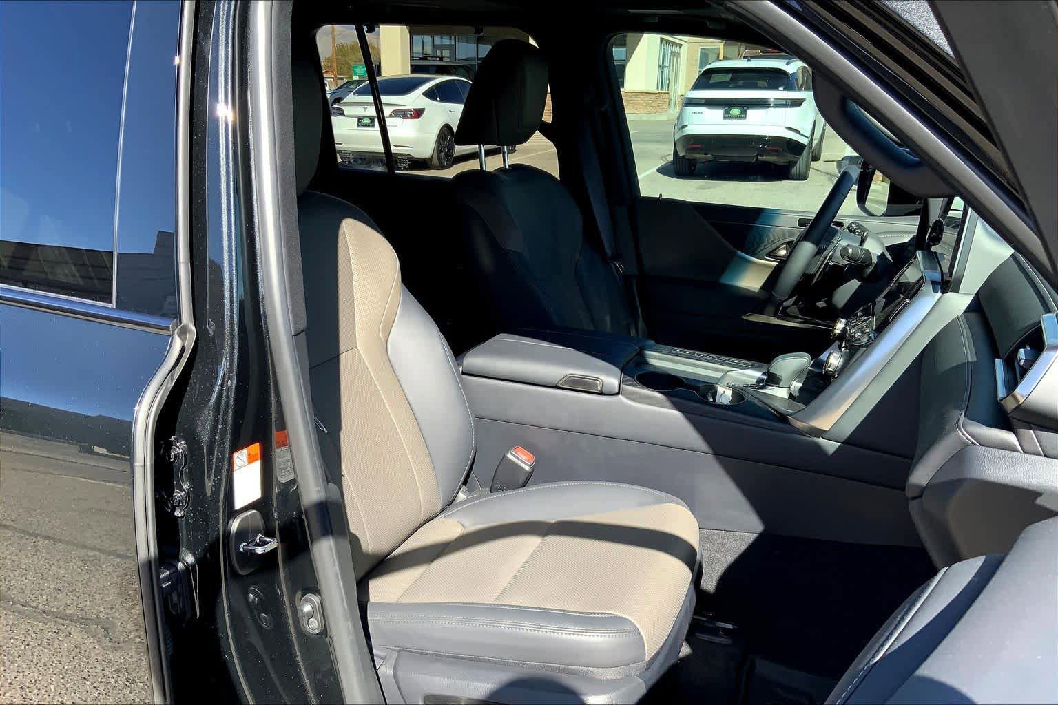 Used 2026 Lexus LX 700h Overtrail image 8