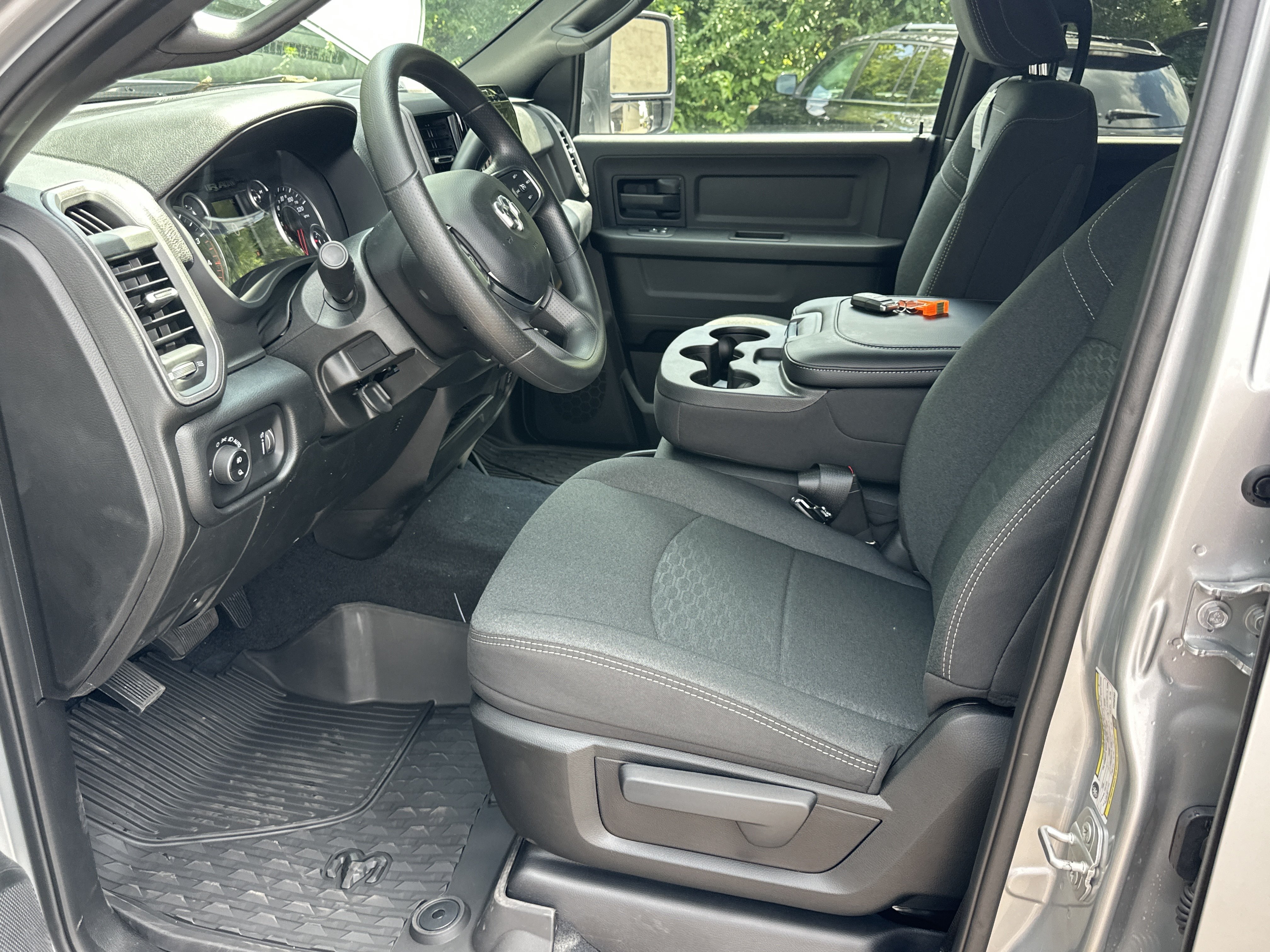 New 2026 RAM 3500 Tradesman AWD/4WD image 28
