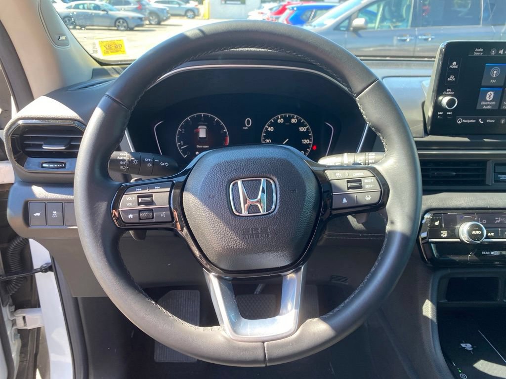 Certified 2025 Honda Pilot Touring image 23
