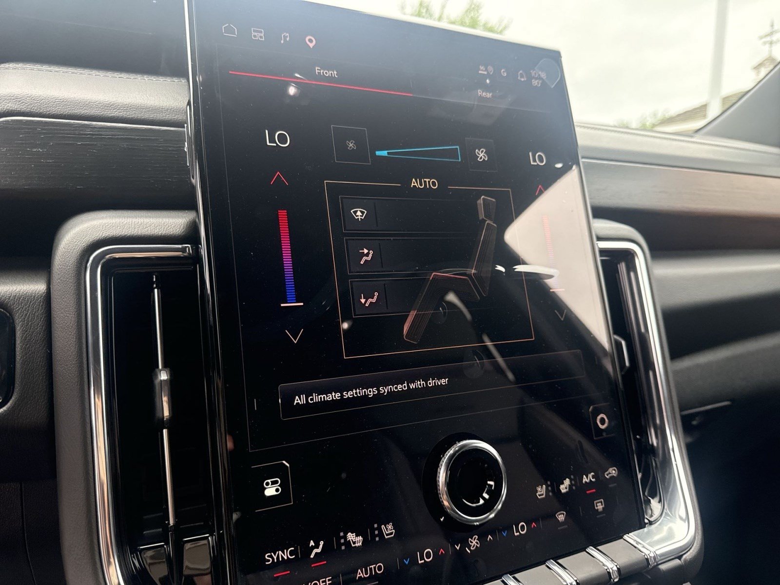 New 2026 GMC Yukon XL Denali w/ Advanced Technology Package AWD/4WD image 16