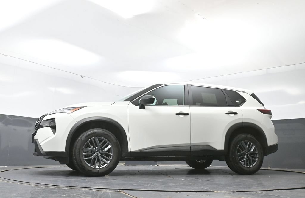 Used 2024 Nissan Rogue S FWD image 51