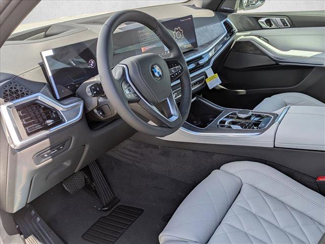 Certified 2026 BMW X5 xDrive40i w/ Climate Comfort Package AWD/4WD image 3