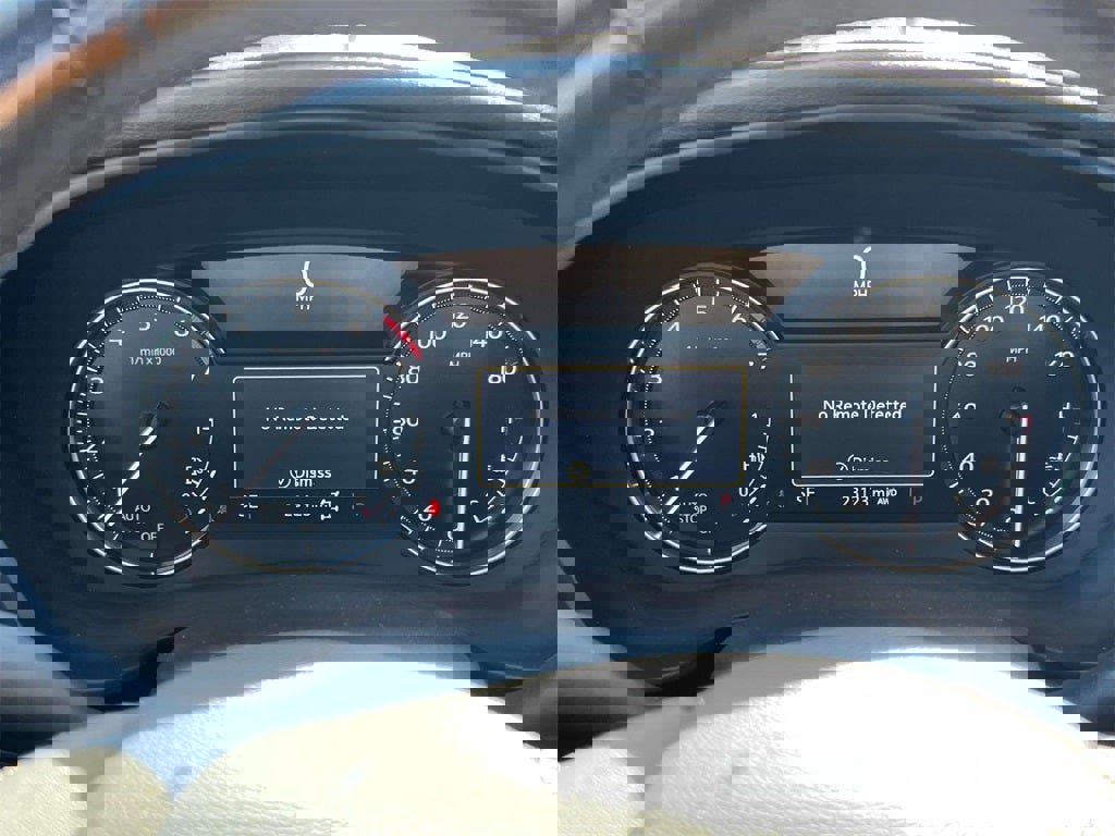 Used 2023 Cadillac XT4 Luxury w/ Cold Weather Package image 21