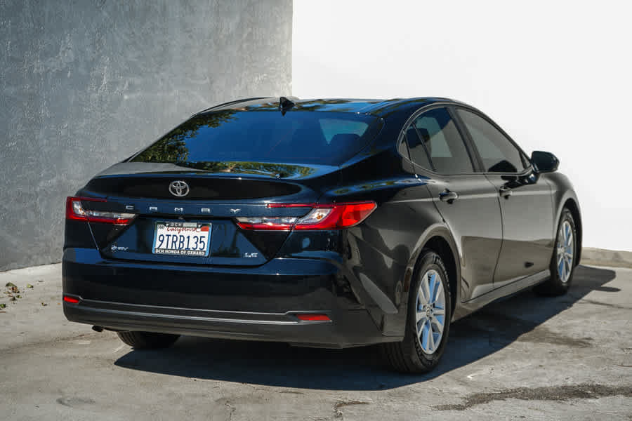 Used 2025 Toyota Camry LE FWD image 4