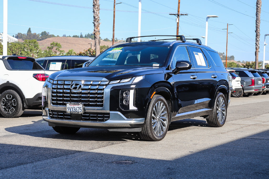 Certified 2025 Hyundai Palisade Calligraphy AWD/4WD image 3