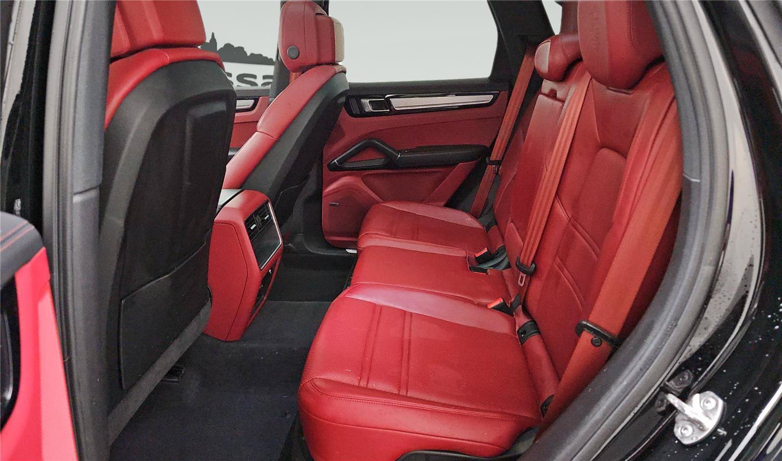 Used 2023 Porsche Cayenne Platinum Edition AWD/4WD image 15