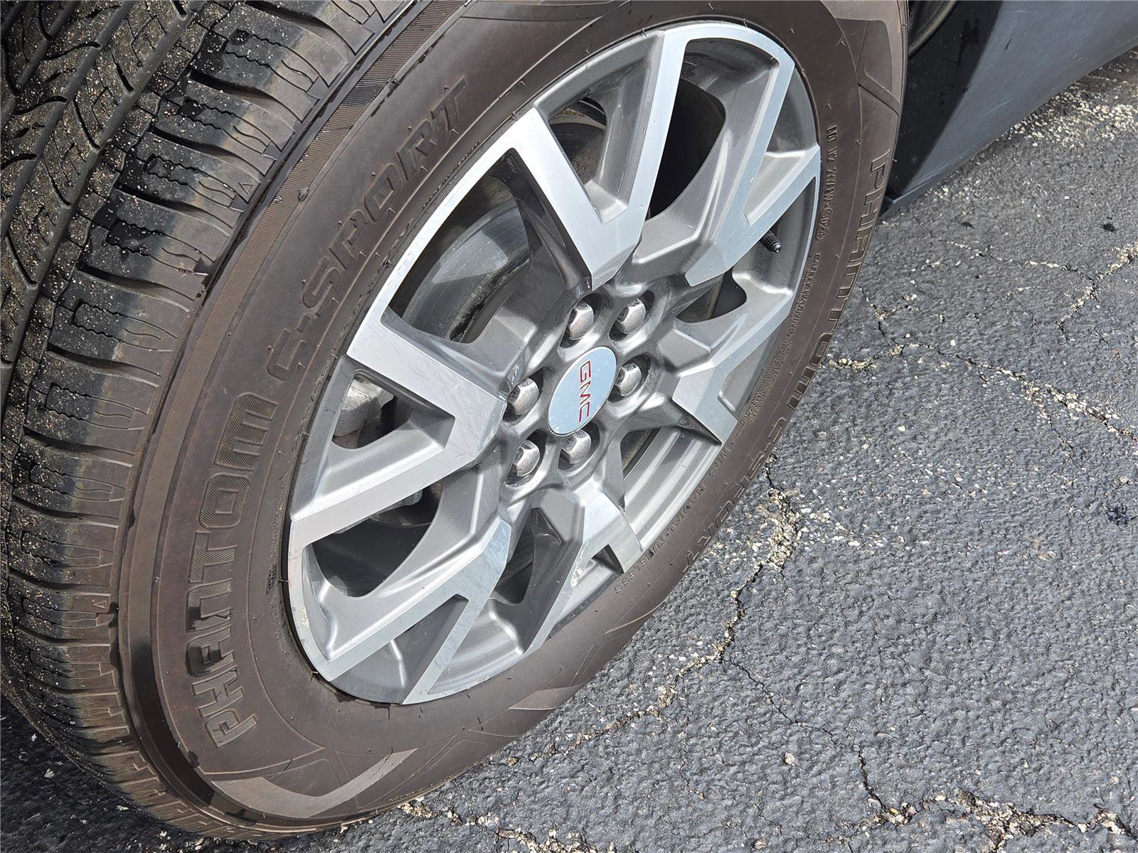 Used 2023 GMC Acadia SLE AWD/4WD image 9