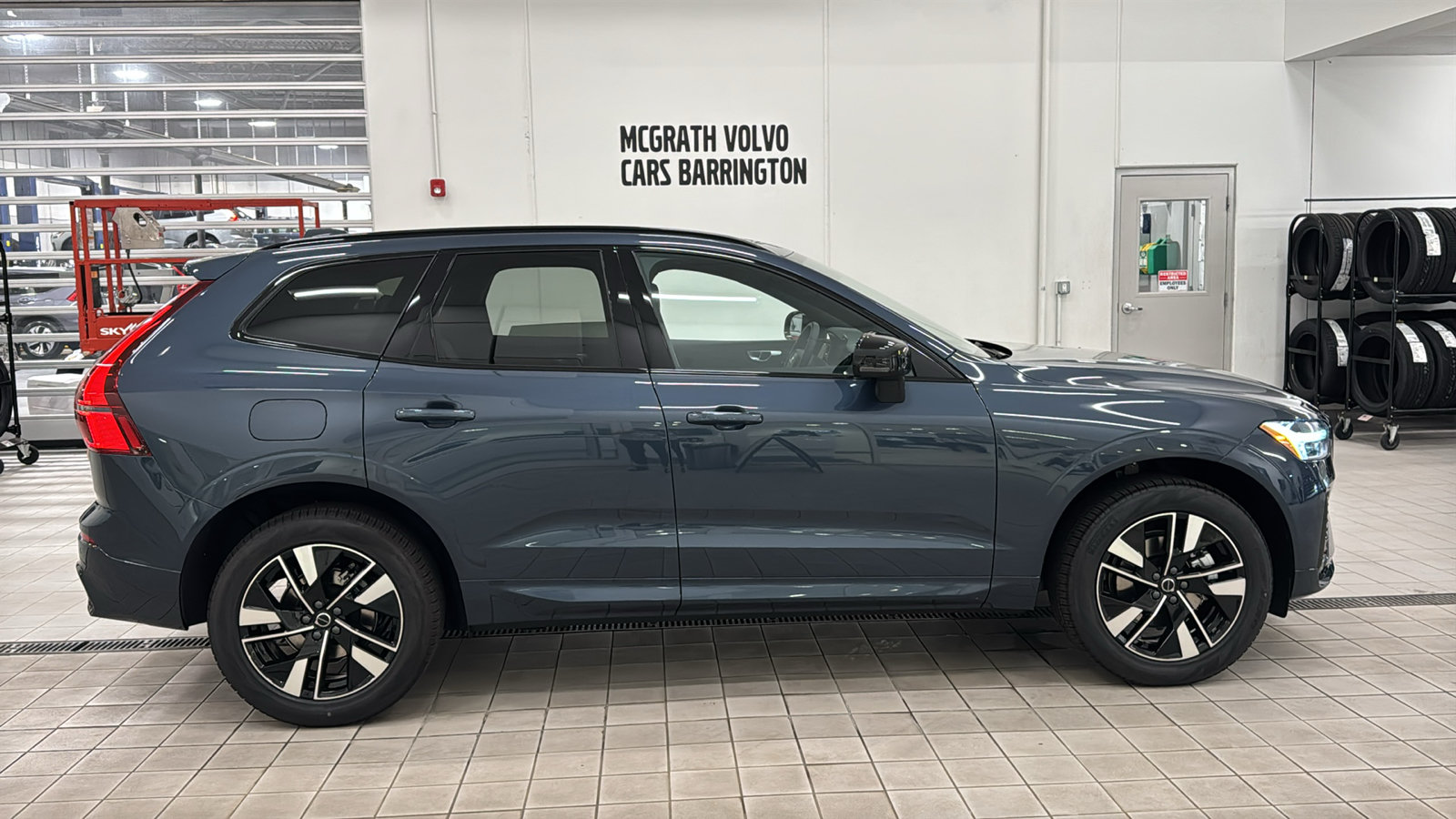 New 2027 Volvo XC60 B5 Core AWD/4WD image 4