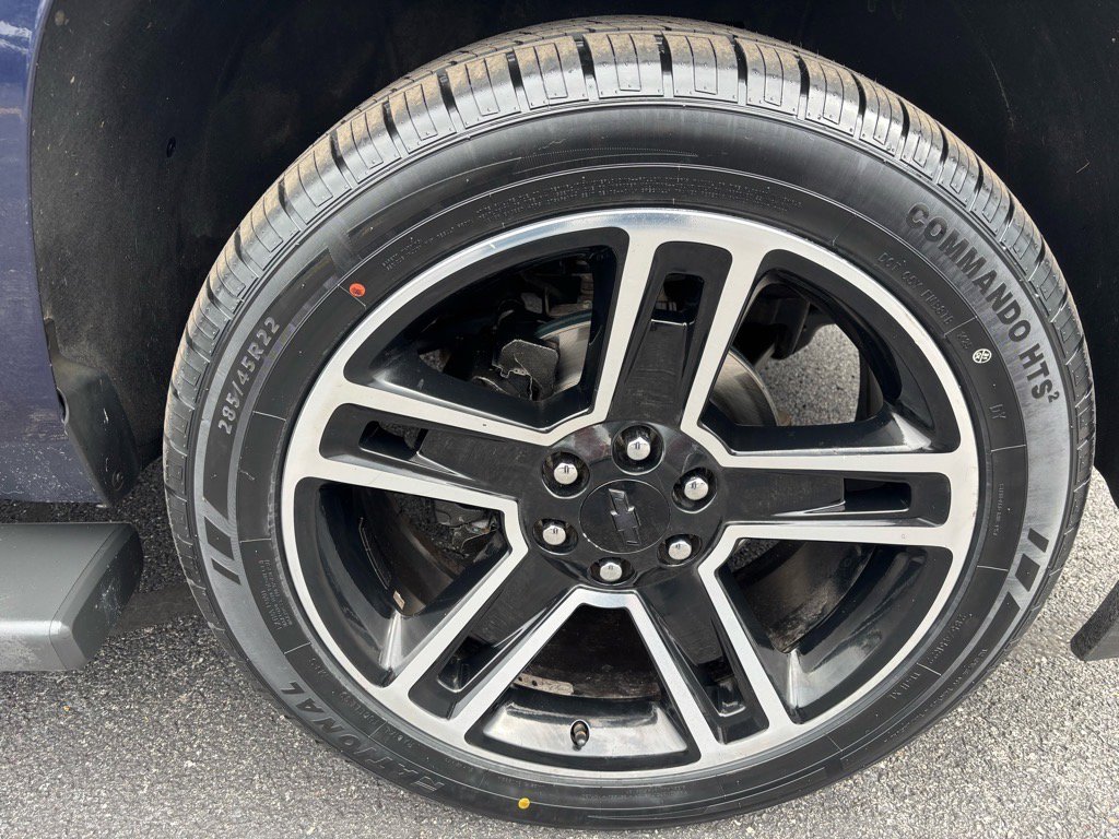 Used 2018 Chevrolet Suburban LT w/ Luxury Package image 9