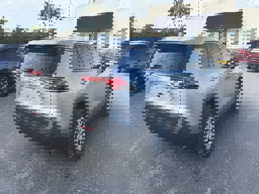 Used 2024 Toyota RAV4 LE image 4