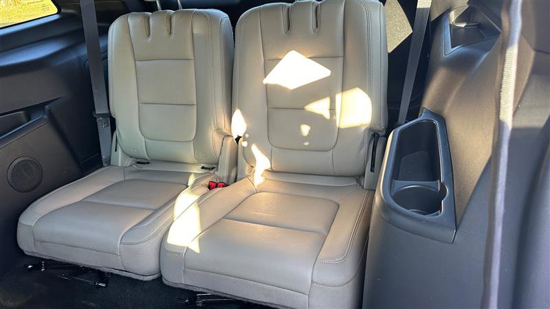 Used 2015 Ford Explorer XLT w/ Equipment Group 202B image 16