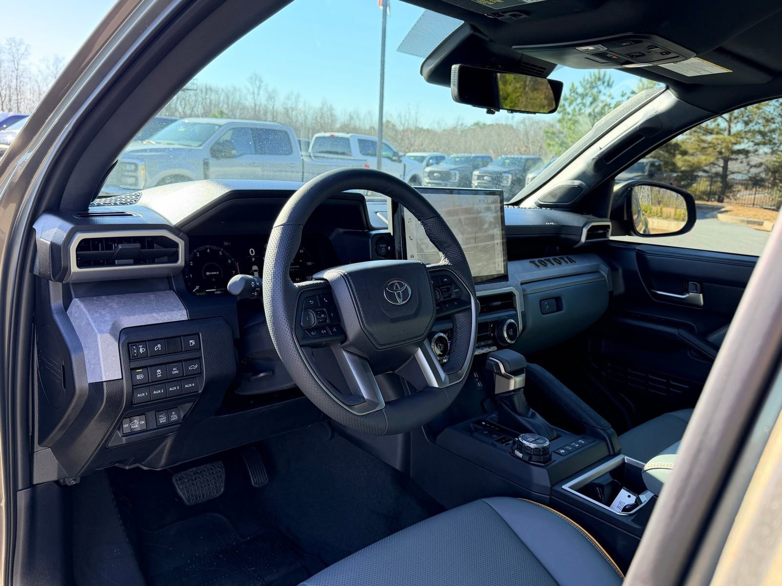 Used 2025 Toyota Tacoma Trailhunter AWD/4WD image 29
