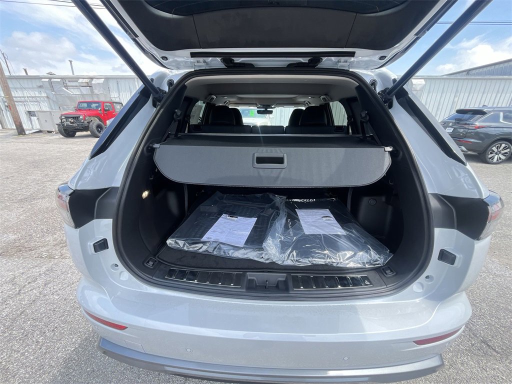 New 2025 Mitsubishi Outlander SE image 24