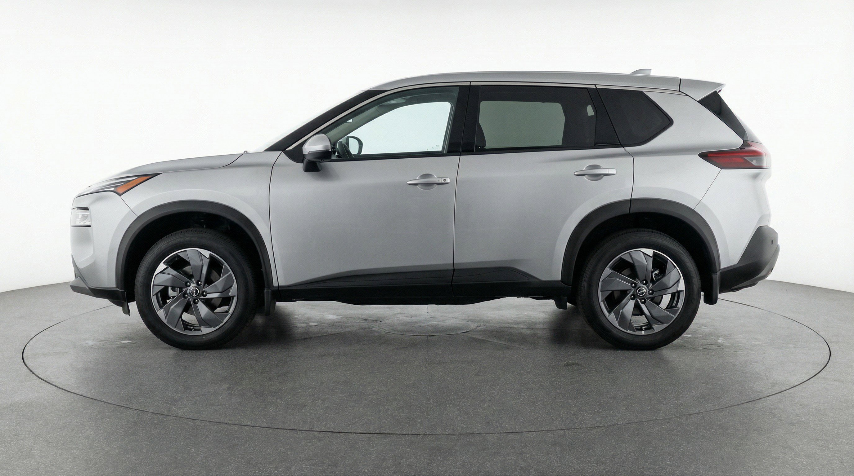 Used 2025 Nissan Rogue SV image 5