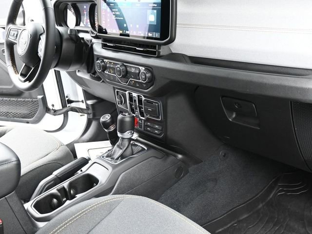 Used 2024 Jeep Wrangler Willys image 29