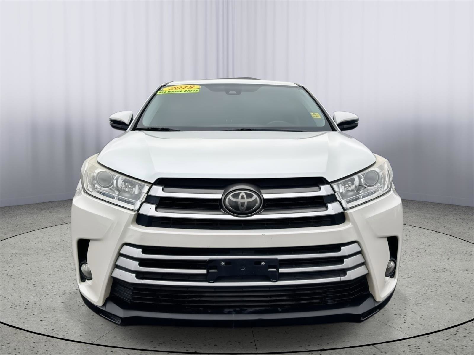 Used 2018 Toyota Highlander Plus AWD/4WD image 2