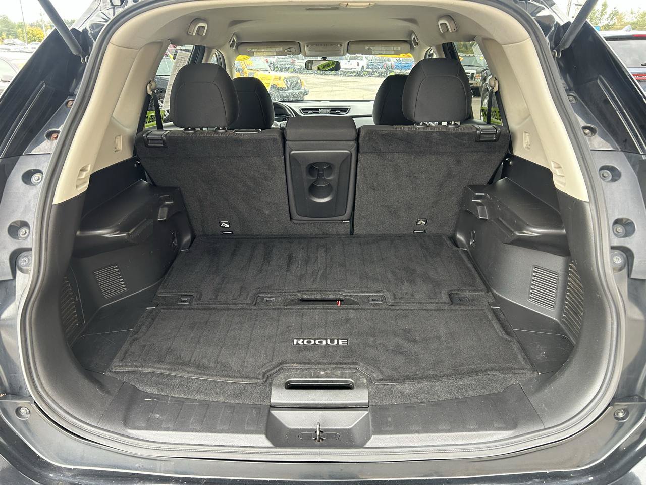 Used 2017 Nissan Rogue SV AWD/4WD image 17