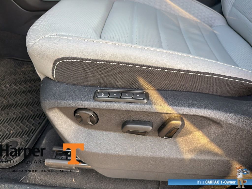 Used 2025 Volkswagen Atlas Cross Sport SEL R-Line image 18