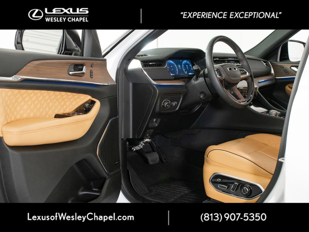 Used 2024 Jeep Grand Cherokee Summit w/ Adv Protech Group IV image 17