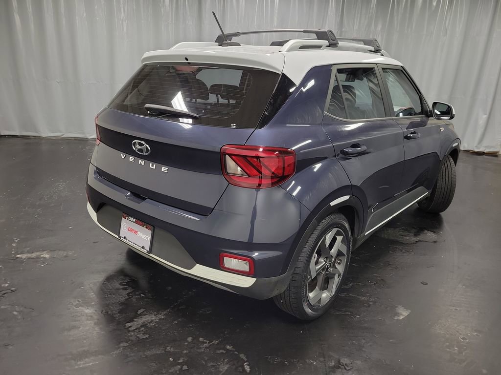 Used 2023 Hyundai Venue Limited image 8