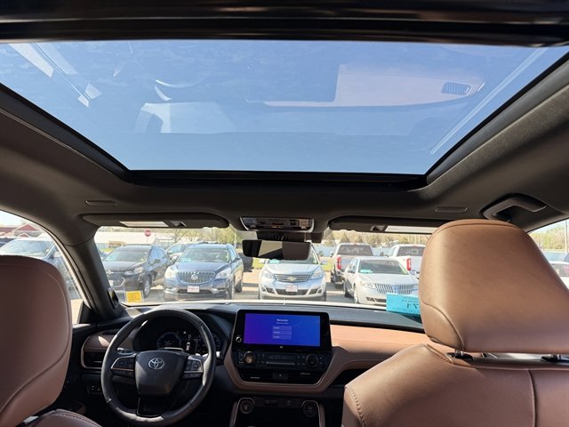 Used 2024 Toyota Grand Highlander AWD Hybrid image 9